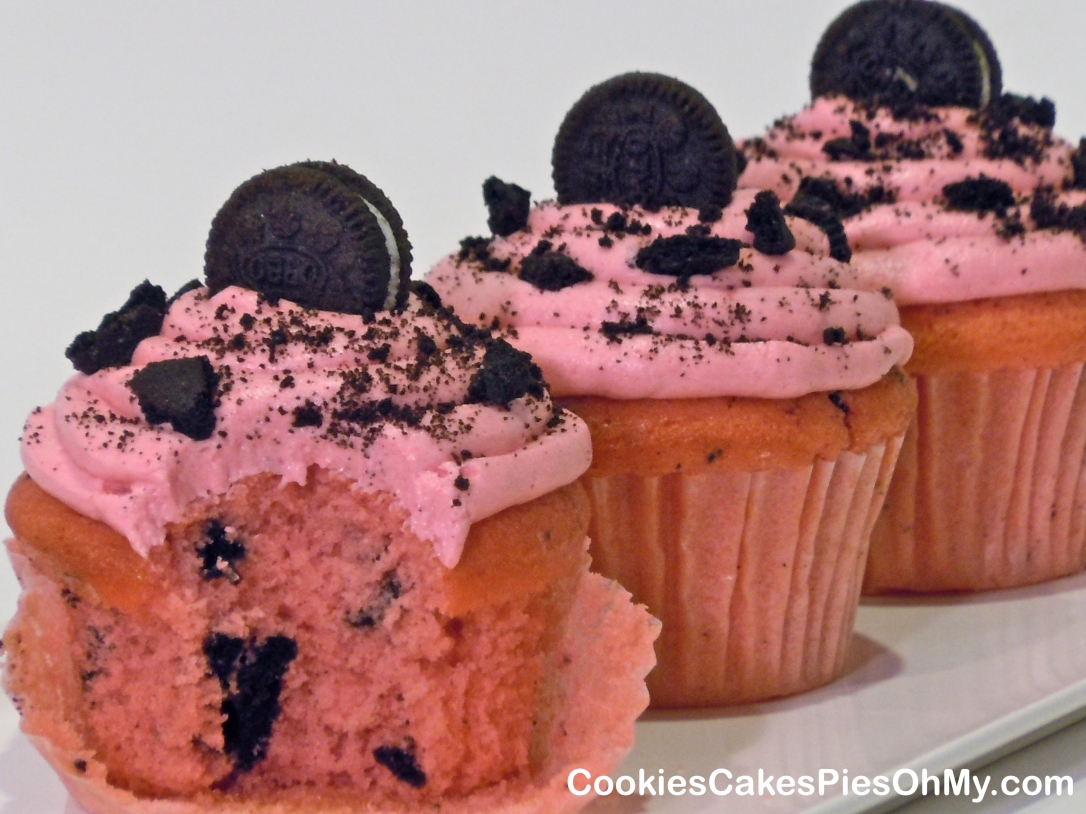 Strawberry Oreo Cupcakes